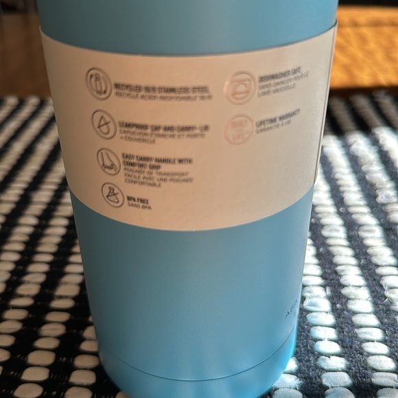 STANLEY ICEFLOW BOTTLE WITH CAP AND CARRY LID 36 OZ - Picture 7 of 9